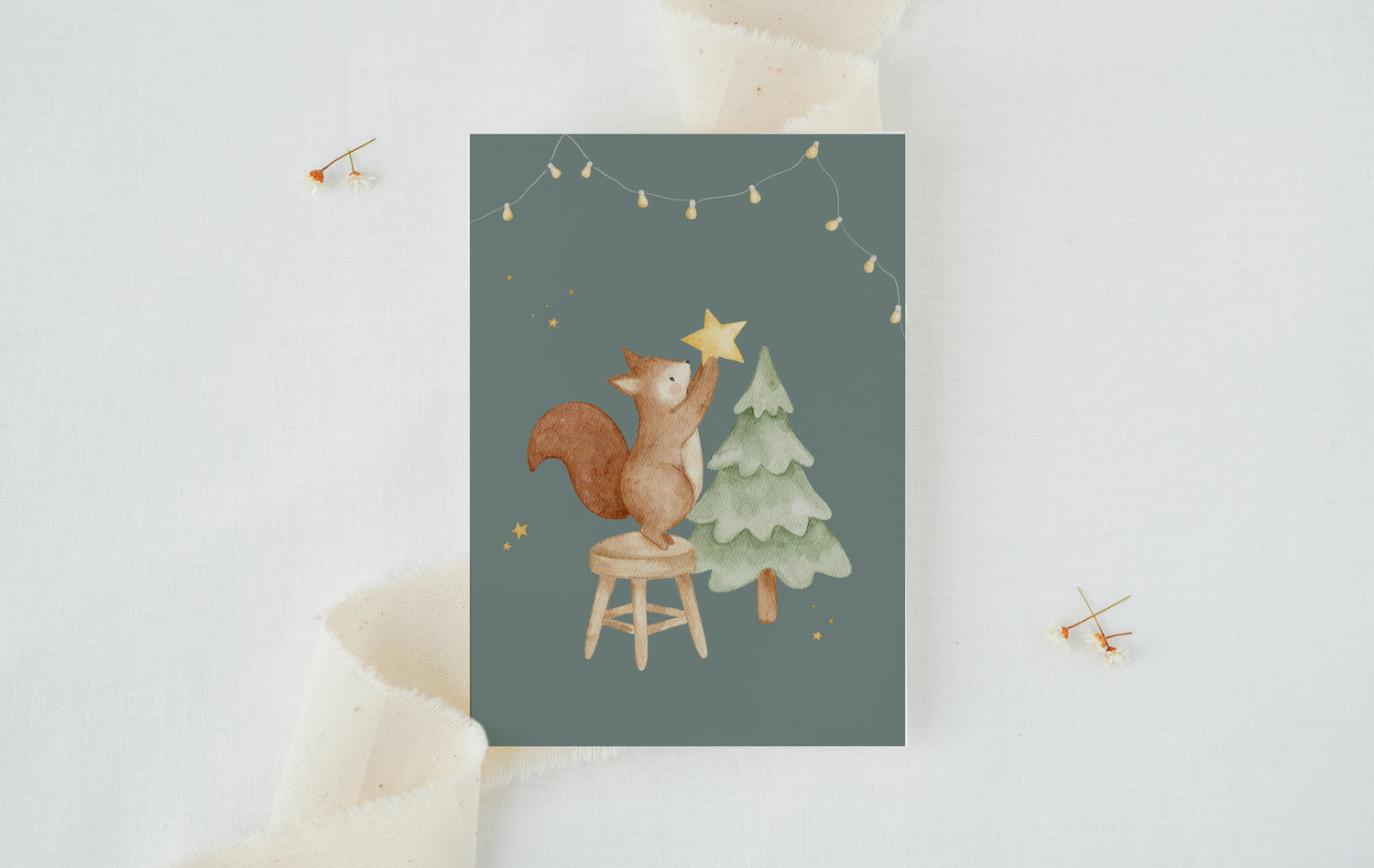Weihnachtskarte Eichhörnchen mit Tannenbaum / Türkisgrün