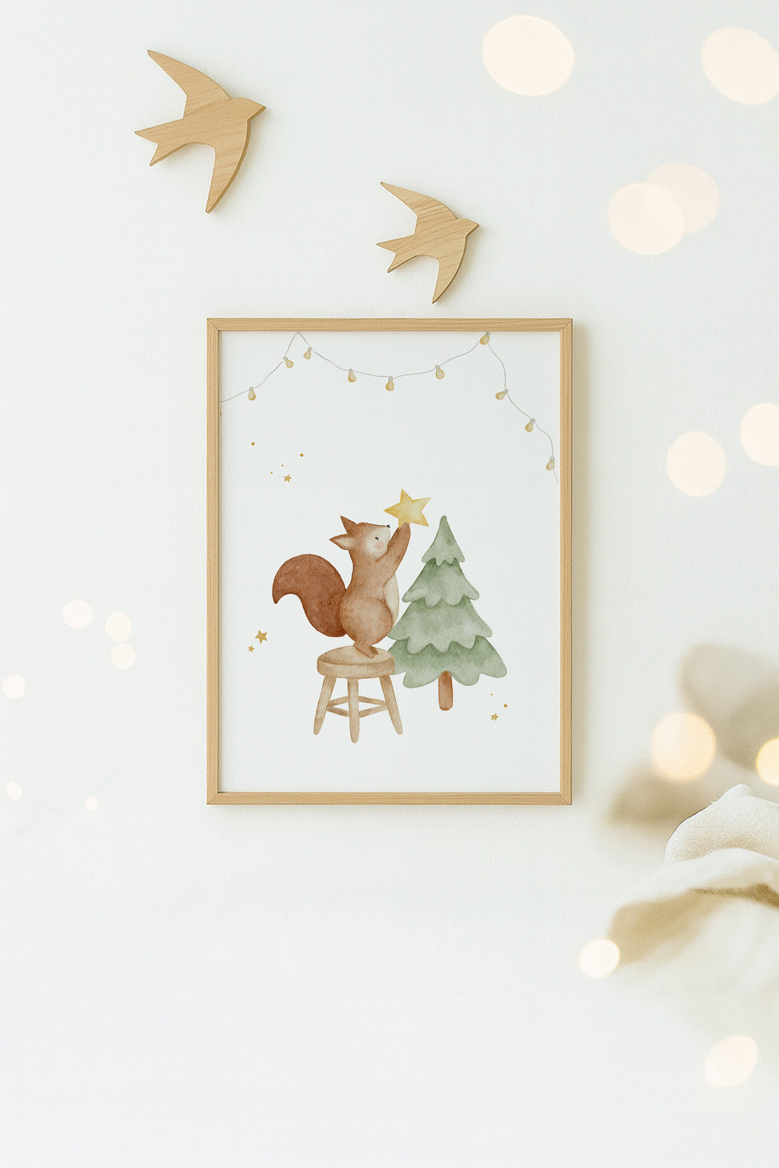 Weihnachtsposter Eichhörnchen mit Tannenbaum / A4