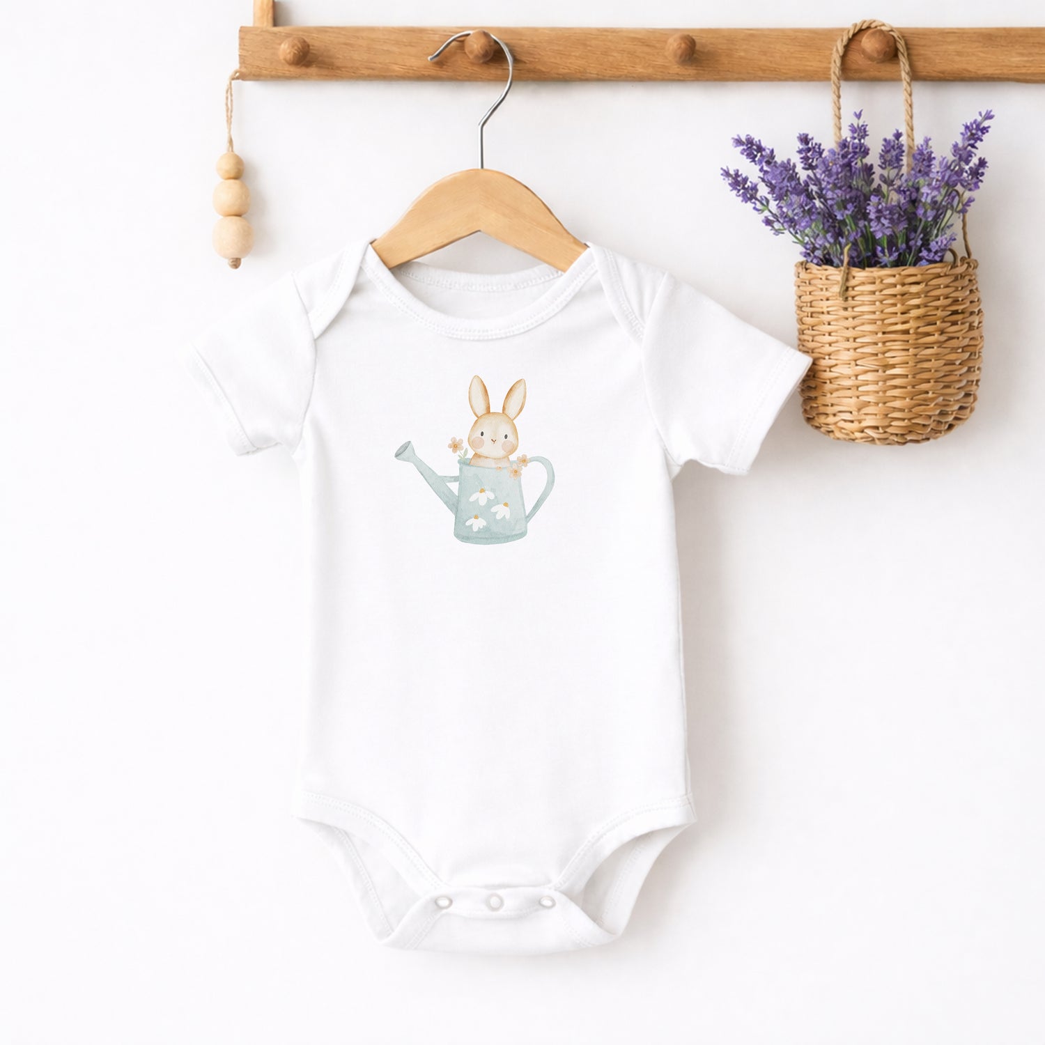 Oster-Bügelbild Hase in Gießkanne