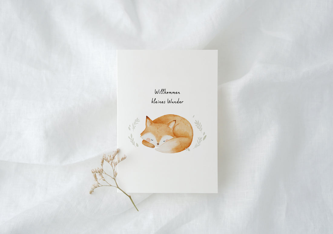 Karte mit schlafendem Fuchs "Willkommen kleines Wunder"